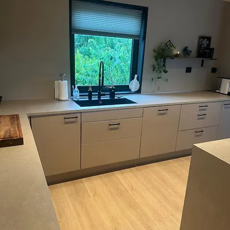 Large Modern With Amazing Views Ulsteinvik